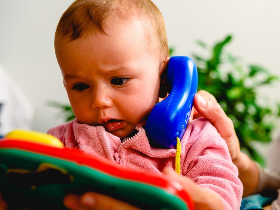 📢 Hagan “teléfono” con las manos