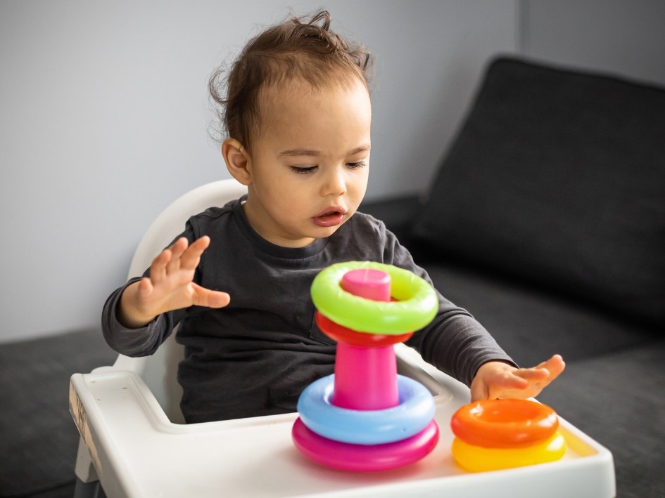 📢 Preposiciones con cajas y juguetes