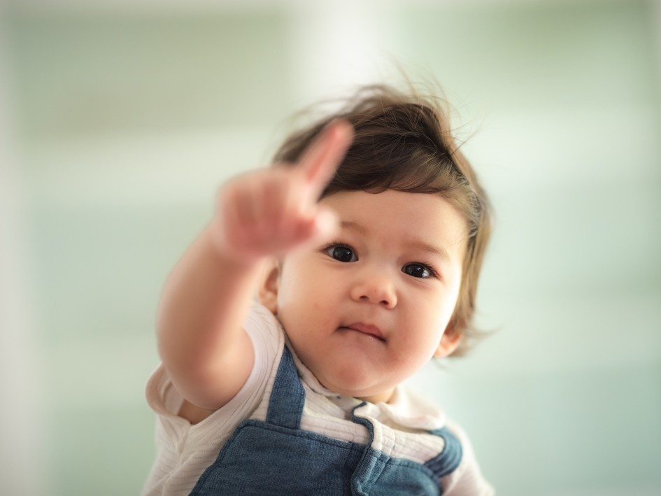 📢 Señalen “aquí, ahí, allá”