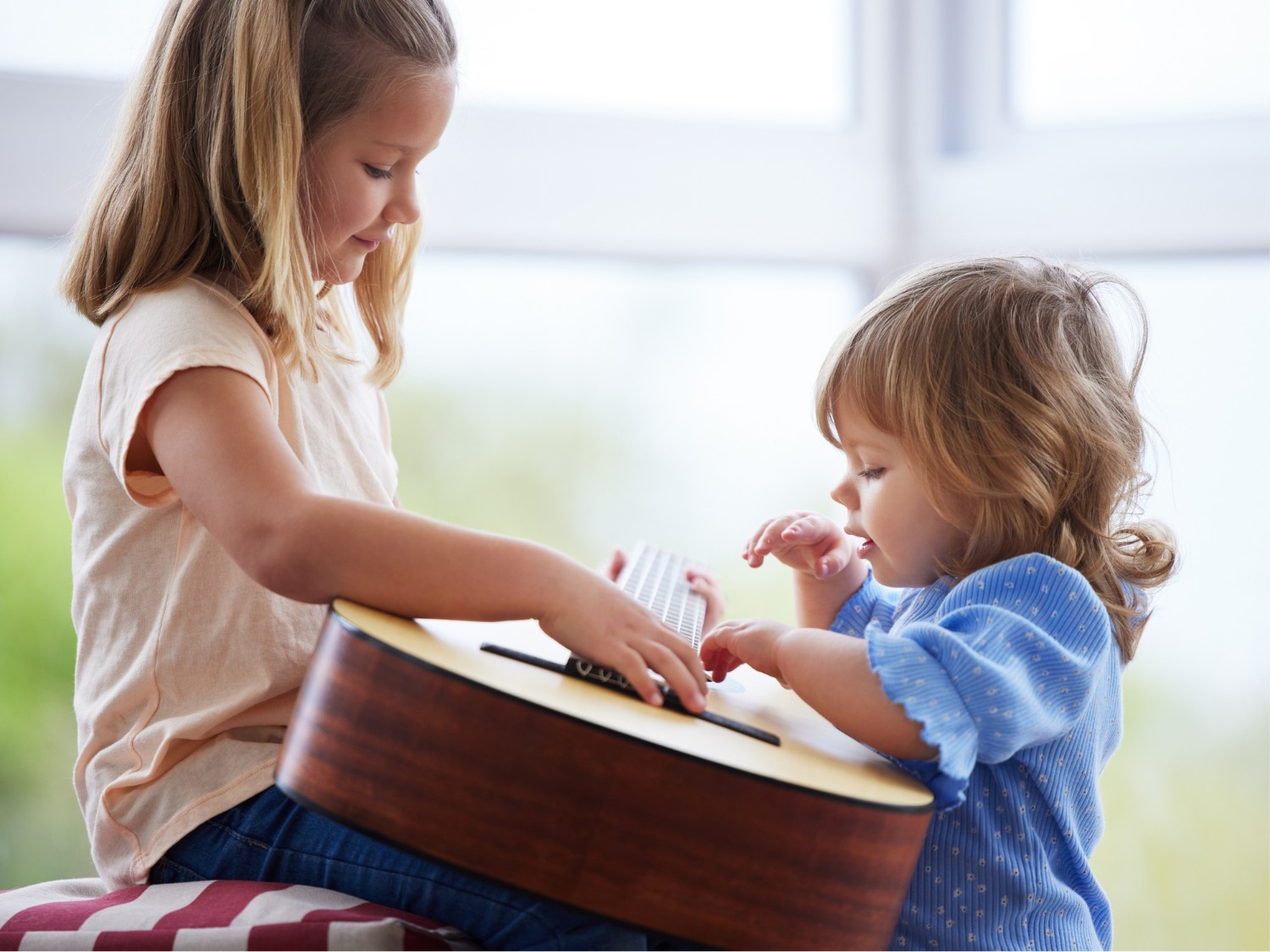 📢 Conversación con música suave