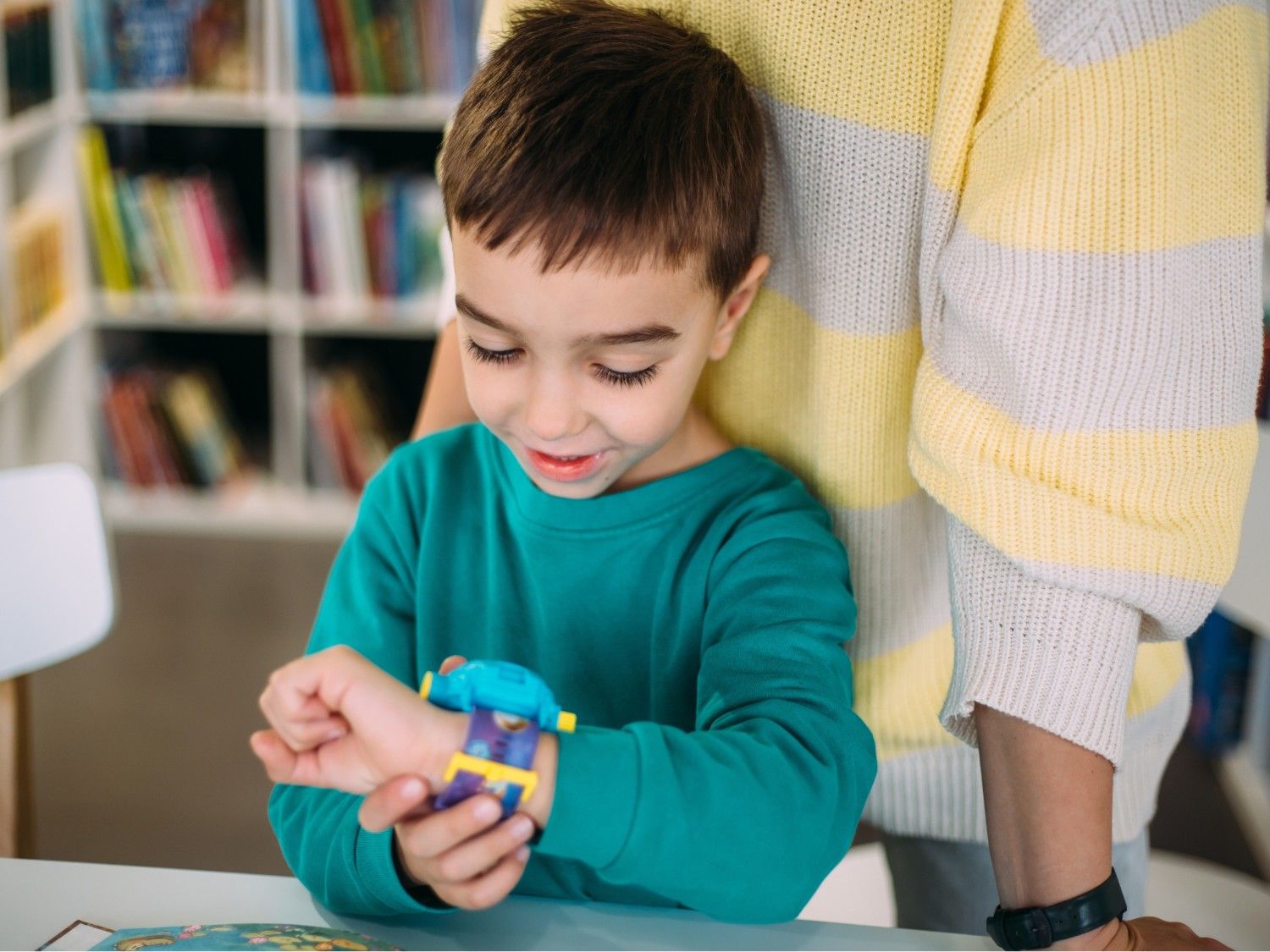Reloj de cuento en tres palabras