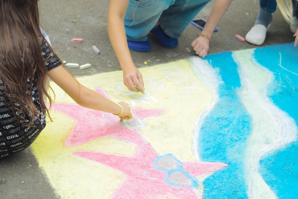 🎨 ¿Si pudieras pintar el cielo de otro color, cuál elegirías?