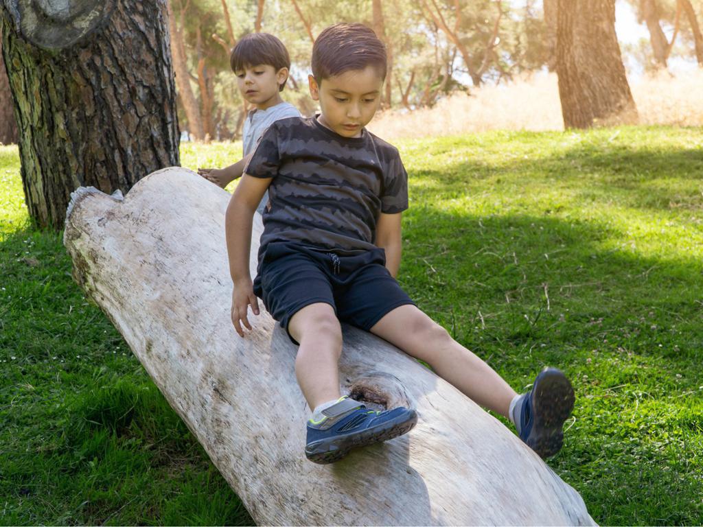 📢 Incluye objetos reales como apoyo visual al conversar