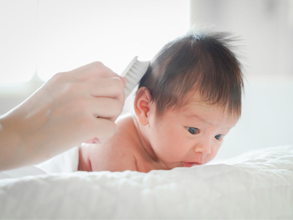 Cepillado suave del cabello