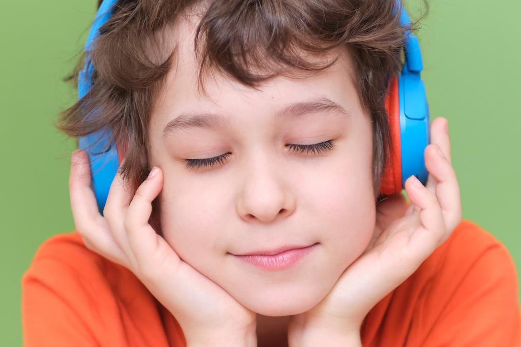 Escuchar música instrumental con los ojos cerrados