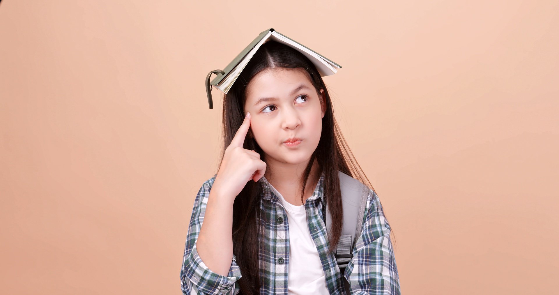 Caminar con un libro en la cabeza