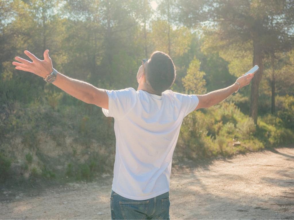 Respiración con los brazos como alas